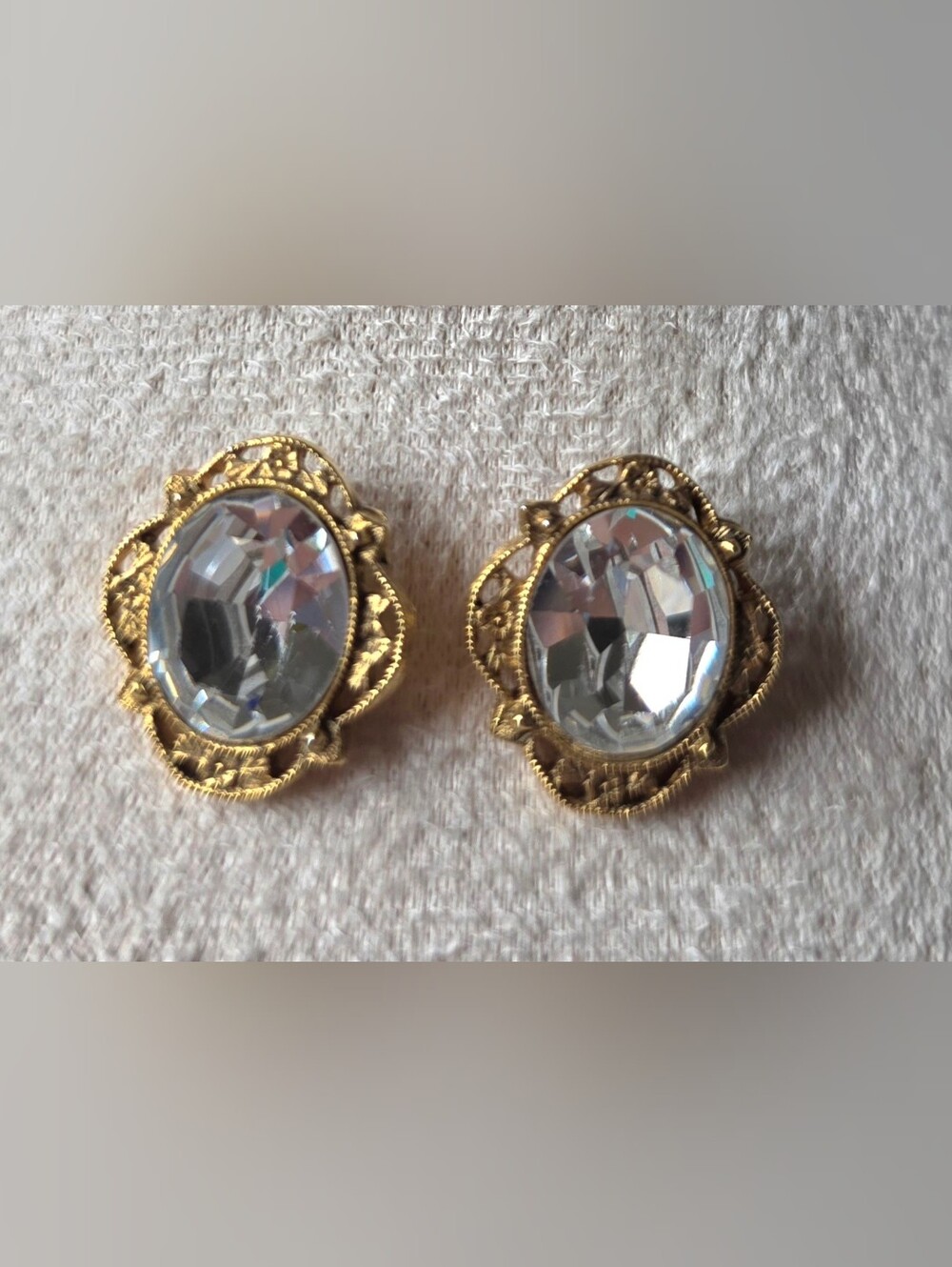 Vtg 1928 Victorian Oval Faceted Crystal Gold Tone Button Earrings From 80's-90's